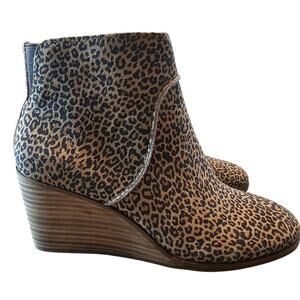 Lucky Brand Chetah Print Boots Womens Size 7.5 Animal Print Leather Wedge Zip